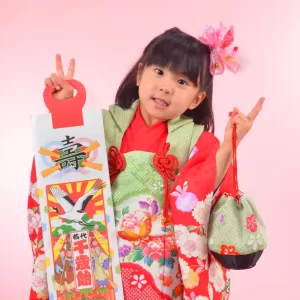 前撮りの予約は早めがおすすめ！ 七五三の人気シーズンと撮影対策のサムネイル