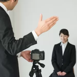 証明写真は実は「盛れる」！プロのカメラマンの撮影による魅力を徹底解説！のサムネイル